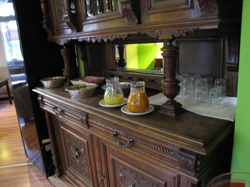 Central Hotel غيرا المظهر الخارجي الصورة